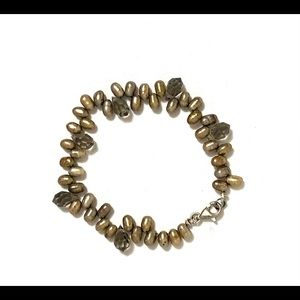 Cultured pearl and bead bracelet